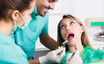 2 tandlæger og en patient